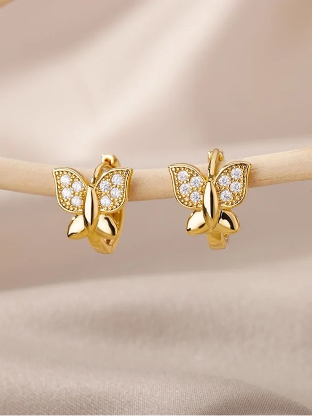 3/$40 NWT Gold Tone Zircon Butterfly 🦋 Hug Hoops